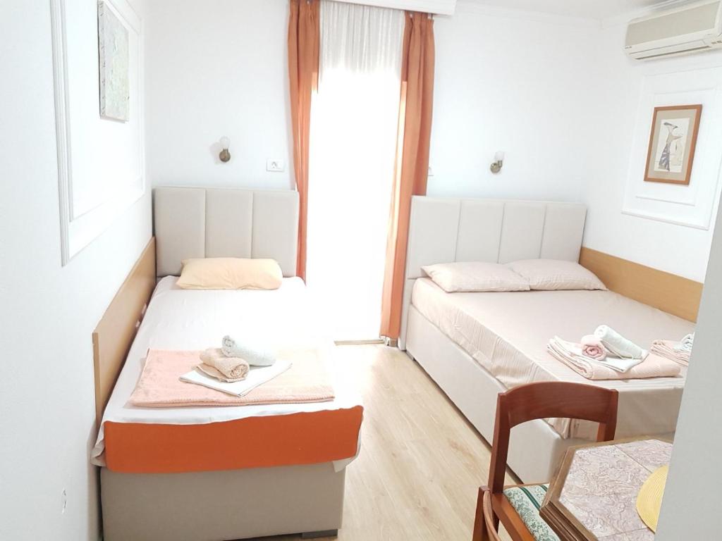 Room 3